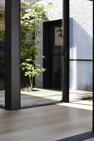 McNamara House | Design: Tom Robertson Architects | Image: Derek Swalwell | Builtworks.com.au