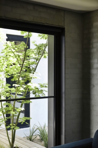 McNamara House | Design: Tom Robertson Architects | Image: Derek Swalwell | Builtworks.com.au