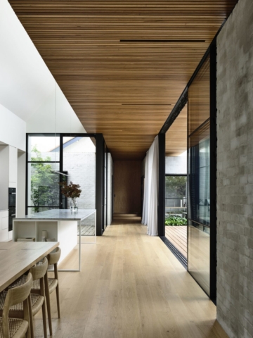 McNamara House | Design: Tom Robertson Architects | Image: Derek Swalwell | Builtworks.com.au