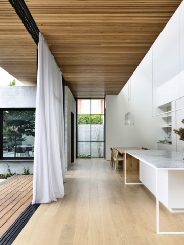 McNamara House | Design: Tom Robertson Architects | Image: Derek Swalwell | Builtworks.com.au