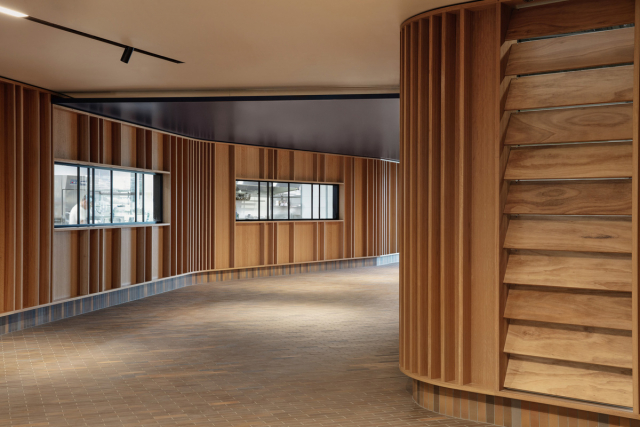 Mercedes-Benz Lifestyle | Design: Jackson Clements Burrows Architects | Image: David Chatfield Mercedes-Benz Lifestyle | Design: Jackson Clements Burrows Architects | Image: David Chatfield | Builtworks.com.au