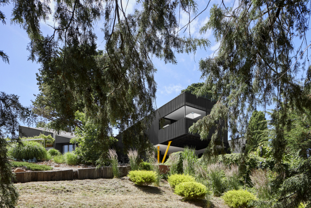 Kyneton House | Design: MRTN Architects | Image: Dave Kulesza Kyneton House | Design: MRTN Architects | Image: Dave Kulesza | Builtworks.com.au