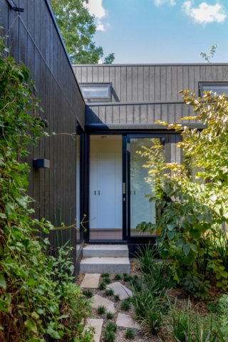 Courtyard House | Design: Rob Henry Architects | Image: LightStudies Photography Courtyard House | Design: Rob Henry Architects | Image: LightStudies Photography | Builtworks.com.au