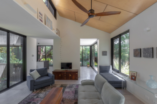 Courtyard House | Design: Rob Henry Architects | Image: LightStudies Photography | Builtworks.com.au