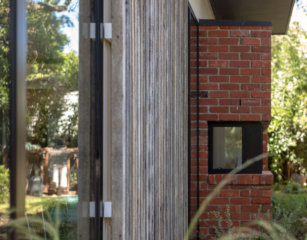 Courtyard House | Design: Rob Henry Architects | Image: LightStudies Photography | Builtworks.com.au