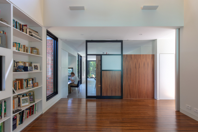 Courtyard House | Design: Rob Henry Architects | Image: LightStudies Photography Courtyard House | Design: Rob Henry Architects | Image: LightStudies Photography | Builtworks.com.au