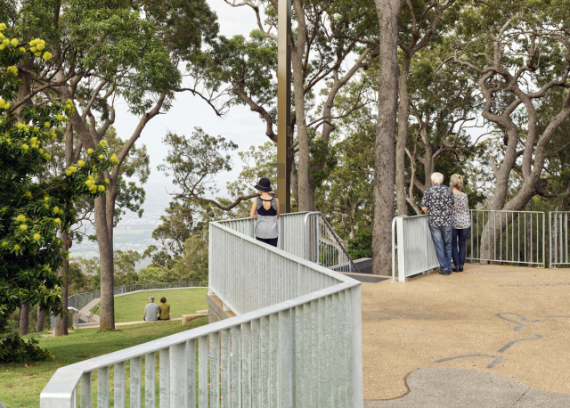 Mt Archer Treetop Boardwalk | Design: Design+Architecture | Image: Scott Burrows | Builtworks.com.au
