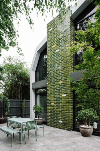 Loch Avenue Residence | Interior Design: Here Studio and The Stylesmiths | Image: Marnie Hawson Loch Avenue Residence | Interior Design: Here Studio and The Stylesmiths | Image: Marnie Hawson | Builtworks.com.au