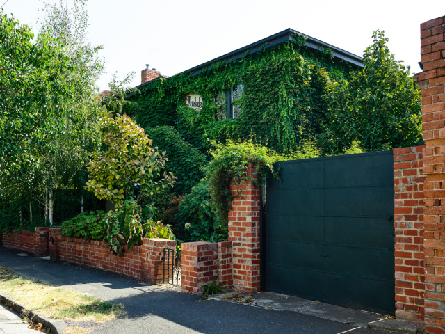 Powell Street House | Design: Robert Simeoni Architects | Image: Derek Swalwell | Builtworks.com.au