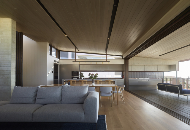 Sea Deck | Design: Tim Ditchfield Architects | Image: Scott Burrows | Builtworks.com.au