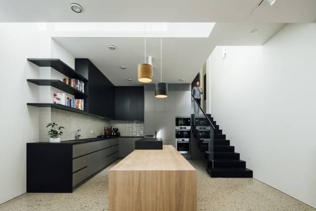 Vertical House | Design: Mitsuori Architects | Image: Michael Kai | Builtworks.com.au