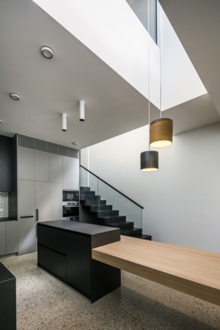 Vertical House | Design: Mitsuori Architects | Image: Michael Kai | Builtworks.com.au