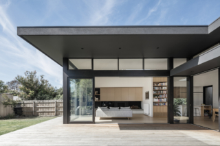 Sun Catcher House | Design: Mitsuori Architects | Image: Michael Kai Sun Catcher House | Design: Mitsuori Architects | Image: Michael Kai | Builtworks.com.au