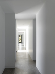 Macmasters Beach Courtyard House | Design: Matt Thitchener Architect | Image: Luke Butterly | Builtworks.com.au