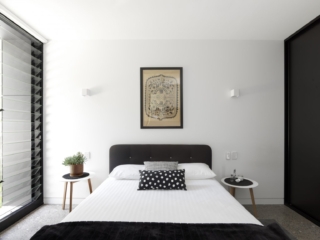 Macmasters Beach Courtyard House | Design: Matt Thitchener Architect | Image: Luke Butterly | Builtworks.com.au