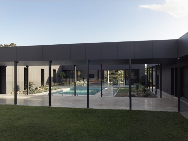 Macmasters Beach Courtyard House | Design: Matt Thitchener Architect | Image: Luke Butterly | Builtworks.com.au