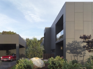 Macmasters Beach Courtyard House | Design: Matt Thitchener Architect | Image: Luke Butterly | Builtworks.com.au