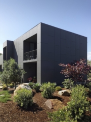 Macmasters Beach Courtyard House | Design: Matt Thitchener Architect | Image: Luke Butterly | Builtworks.com.au