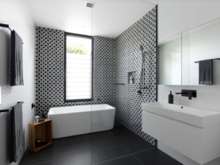 Macmasters Beach Courtyard House | Design: Matt Thitchener Architect | Image: Luke Butterly | Builtworks.com.au