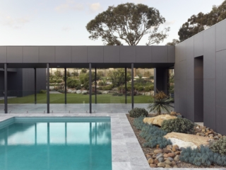Macmasters Beach Courtyard House | Design: Matt Thitchener Architect | Image: Luke Butterly | Builtworks.com.au