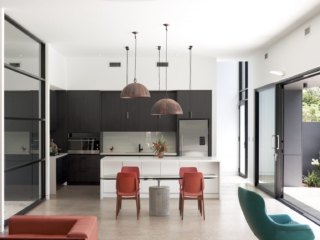 Macmasters Beach Courtyard House | Design: Matt Thitchener Architect | Image: Luke Butterly | Builtworks.com.au