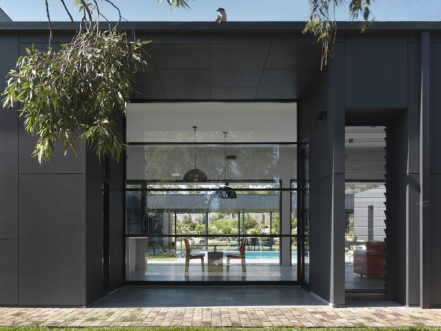 Macmasters Beach Courtyard House | Design: Matt Thitchener Architect | Image: Luke Butterly | Builtworks.com.au