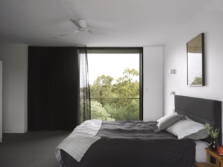 Macmasters Beach Courtyard House | Design: Matt Thitchener Architect | Image: Luke Butterly | Builtworks.com.au