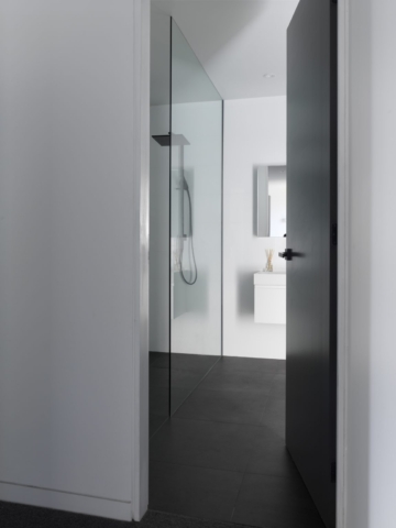 Macmasters Beach Courtyard House | Design: Matt Thitchener Architect | Image: Luke Butterly | Builtworks.com.au