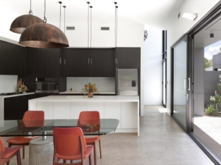 Macmasters Beach Courtyard House | Design: Matt Thitchener Architect | Image: Luke Butterly | Builtworks.com.au