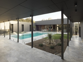Macmasters Beach Courtyard House | Design: Matt Thitchener Architect | Image: Luke Butterly | Builtworks.com.au