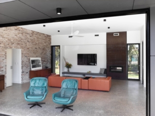 Macmasters Beach Courtyard House | Design: Matt Thitchener Architect | Image: Luke Butterly | Builtworks.com.au