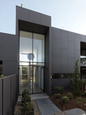 Macmasters Beach Courtyard House | Design: Matt Thitchener Architect | Image: Luke Butterly | Builtworks.com.au