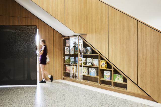 Wesley College Drennen Centre | Design: Cox Architecture | Image: Fi Storey Wesley College Drennen Centre | Design: Cox Architecture | Image: Fi Storey | Builtwworks.com.au