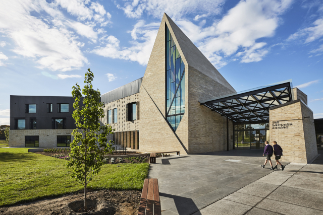 Wesley College Drennen Centre | Design: Cox Architecture | Image: Fi Storey Wesley College Drennen Centre | Design: Cox Architecture | Image: Fi Storey | Builtwworks.com.au