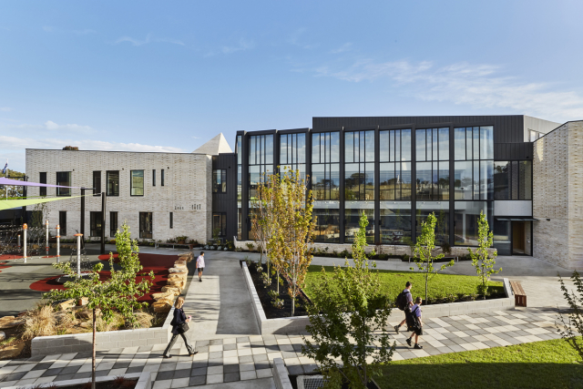 Wesley College Drennen Centre | Design: Cox Architecture | Image: Fi Storey Wesley College Drennen Centre | Design: Cox Architecture | Image: Fi Storey | Builtwworks.com.au