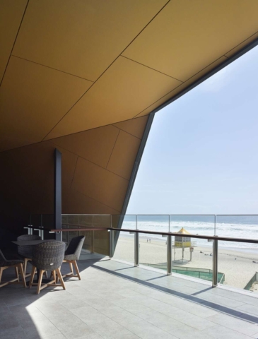 Kurrawa Surf Life Saving Club | Design: Arkhefield | Image: Scott Burrows Kurrawa Surf Life Saving Club | Design: Arkhefield | Image: Scott Burrows | Builtworks.com.au