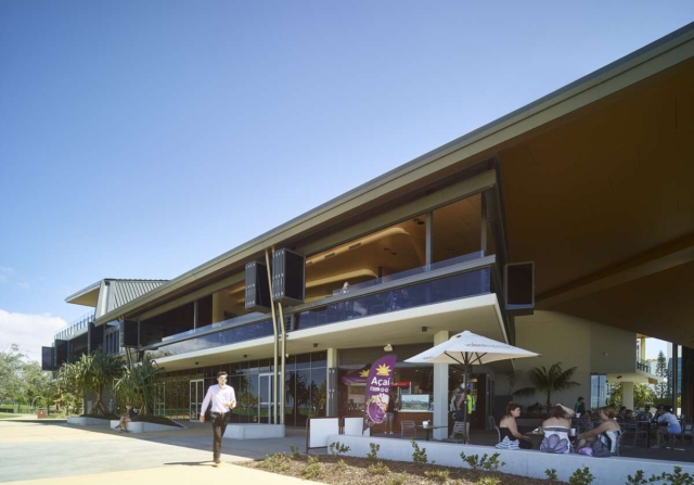 Kurrawa Surf Life Saving Club | Design: Arkhefield | Image: Scott Burrows Kurrawa Surf Life Saving Club | Design: Arkhefield | Image: Scott Burrows | Builtworks.com.au