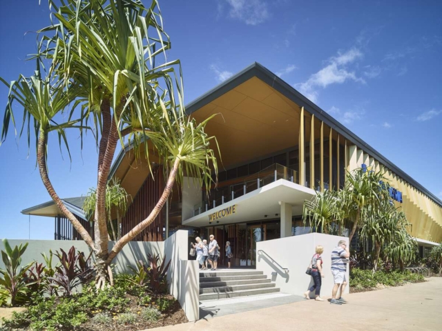 Kurrawa Surf Life Saving Club | Design: Arkhefield | Image: Scott Burrows Kurrawa Surf Life Saving Club | Design: Arkhefield | Image: Scott Burrows | Builtworks.com.au