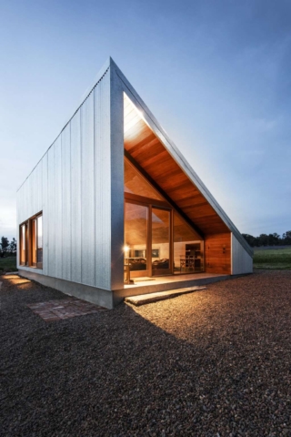 Gawthorne's Hut | Design: Cameron Anderson Architects | Image: Amber Creative | Builtworks.com.au