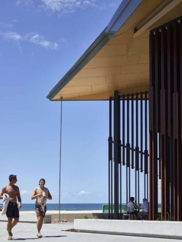 Kurrawa Surf Life Saving Club | Design: Arkhefield | Image: Scott Burrows Kurrawa Surf Life Saving Club | Design: Arkhefield | Image: Scott Burrows | Builtworks.com.au