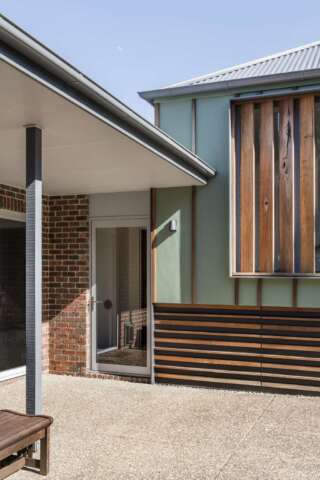Thirroul House | Design: Lisa Breeze Architect | Image: Cathy Schusler Thirroul House | Design: Lisa Breeze Architect | Image: Cathy Schusler | Builtworks.com.au