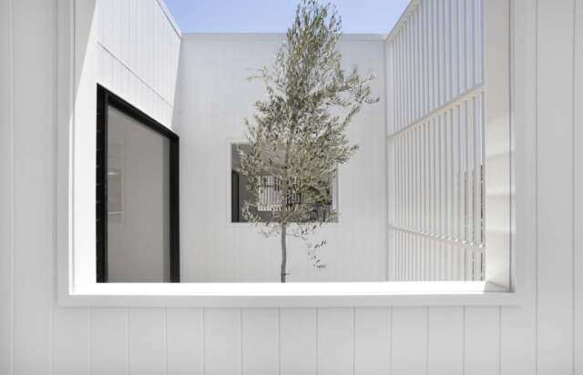 Amaroo | Design: Alexandra Buchanan Architecture | Image: Louise Roche and Villa Styling | Builtworks.com.au