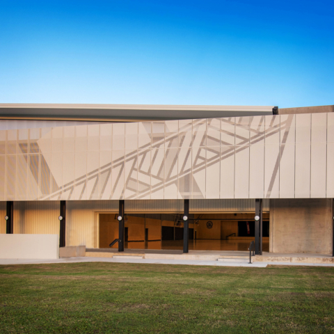 Cairns State High School Hall | Design: TPG Architects | Image: Andrew Watson | Builtworks.com.au