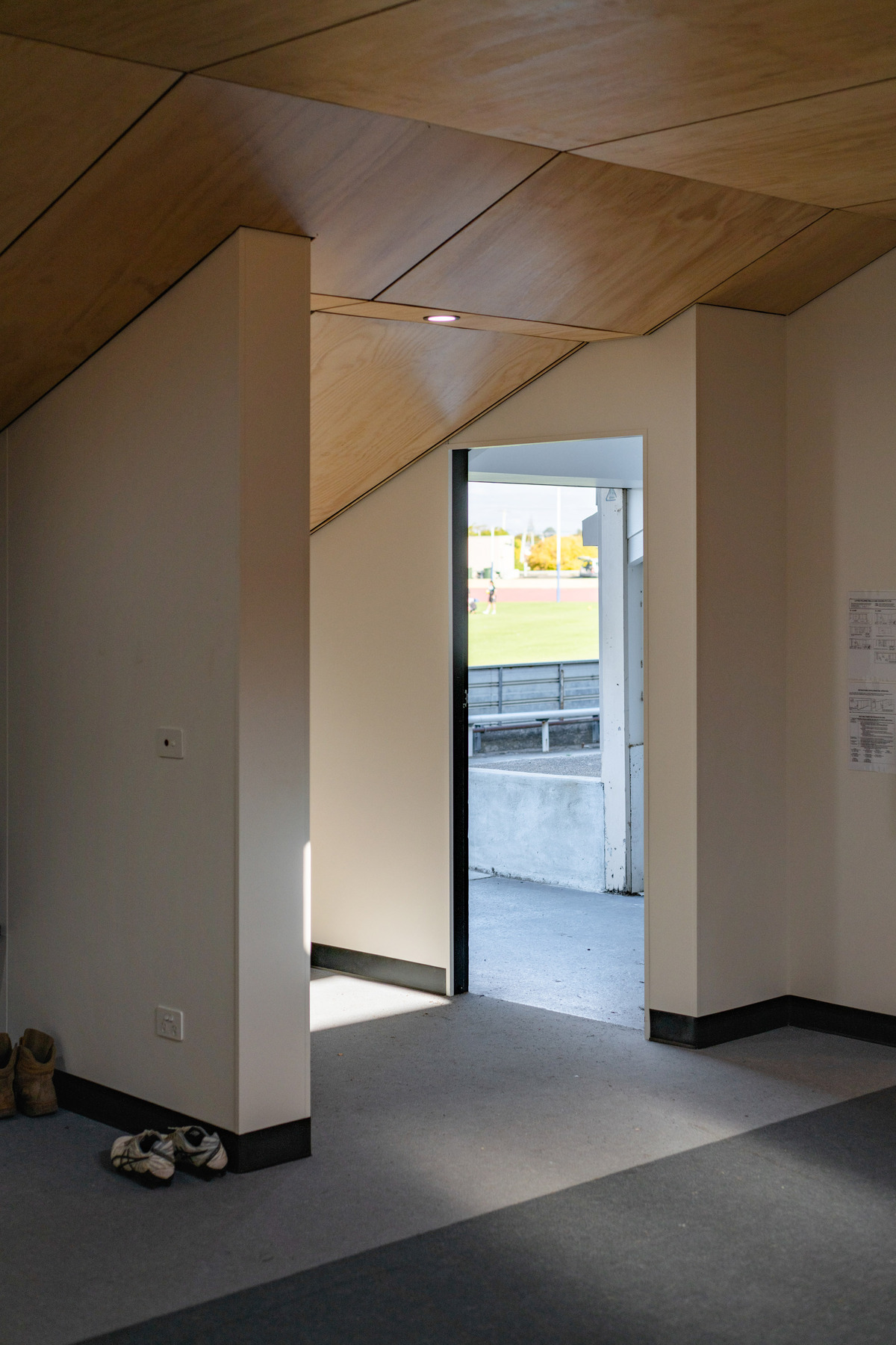 The Change Rooms | Design: Starbox Architecture | Image: Native Design Workshop | Builtworks.com.au