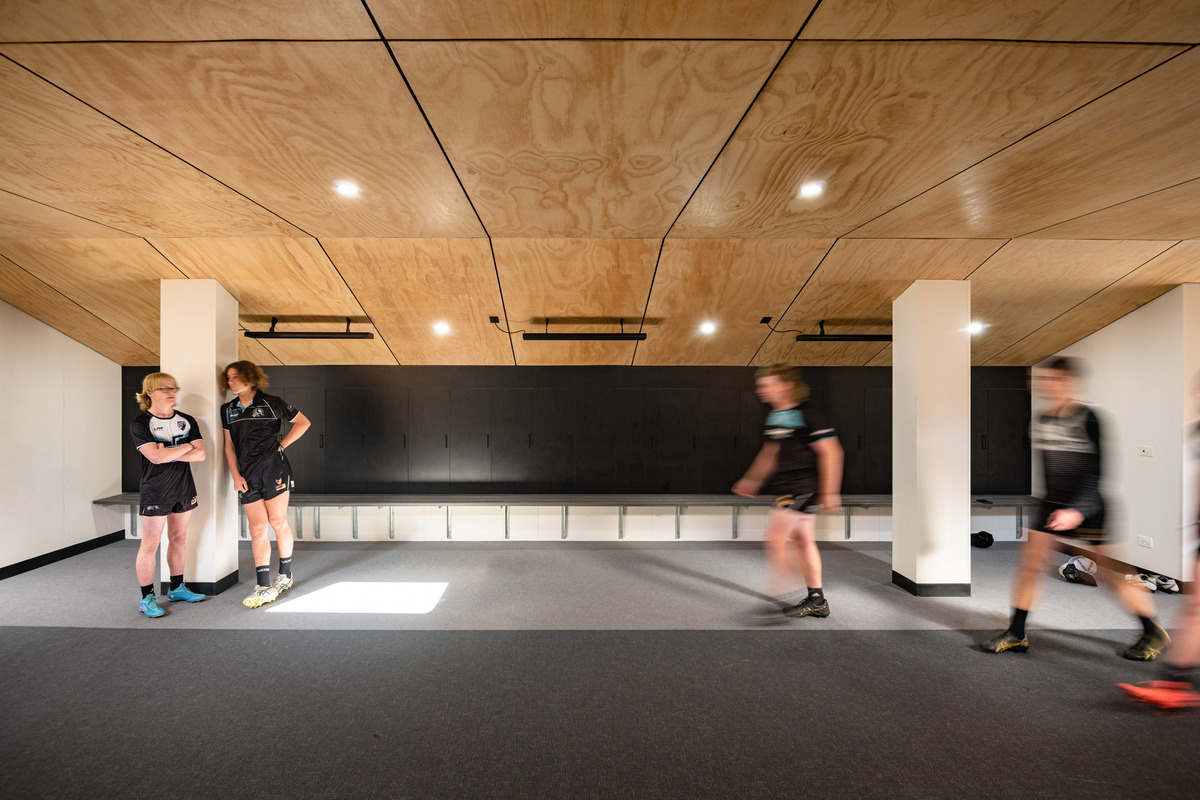 The Change Rooms | Design: Starbox Architecture | Image: Native Design Workshop | Builtworks.com.au