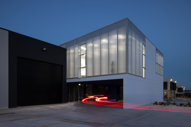 Big Blue | Design: Fuse Architecture | Image: Sara Vita | Builtworks.com.au