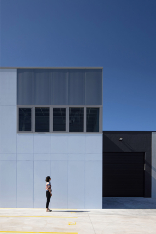 Big Blue | Design: Fuse Architecture | Image: Sara Vita | Builtworks.com.au