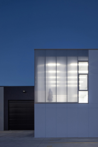 Big Blue | Design: Fuse Architecture | Image: Sara Vita | Builtworks.com.au