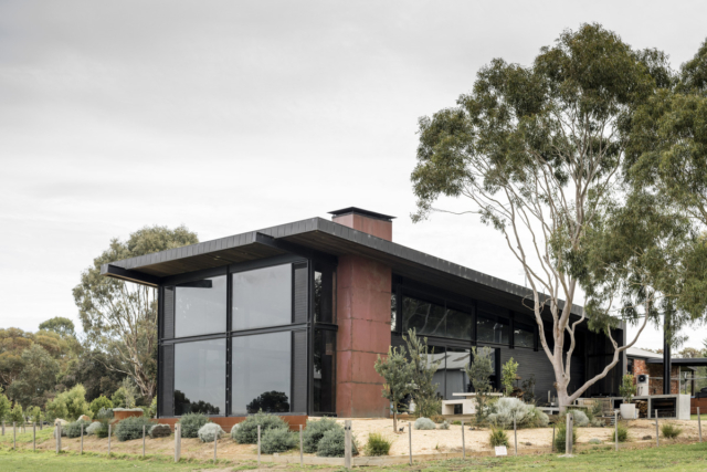 Moores House 2 | Design: Lachlan Shepherd Architects | Image: Nic Stephens Moores House 2 | Design: Lachlan Shepherd Architects | Image: Nic Stephens | Builtworks.com.au