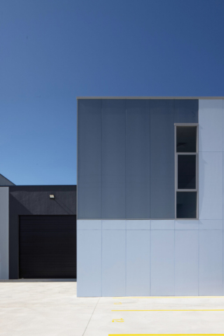 Big Blue | Design: Fuse Architecture | Image: Sara Vita | Builtworks.com.au